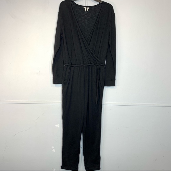 Caslon Surplice Tie Waist Jumpsuit in Black - Picture 4 of 12